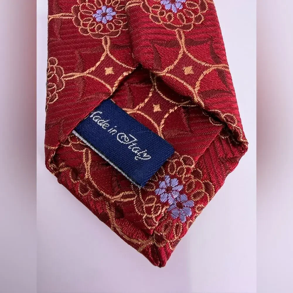 NWT Geoff Nicholson 100% Silk Tie Red Gold Floral Medallion Made in Italy
